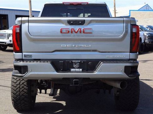 Used 2025 GMC Sierra 3500 Denali w/ Technology Package AWD/4WD image 4