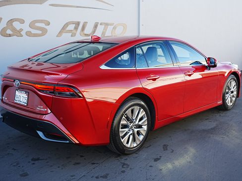 Used 2023 Toyota Mirai XLE w/ Advanced Technology Package image 4