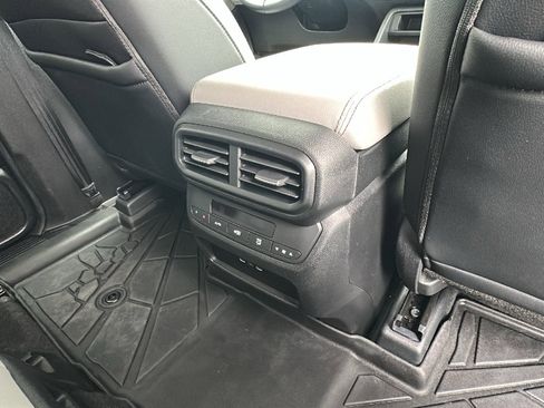 Used 2025 Honda Pilot EX-L image 26