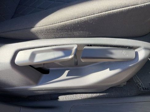 Used 2020 Volkswagen Atlas Cross Sport S image 12