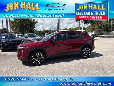 Used 2025 Chevrolet Trax RS w/ Sunroof Package FWD image 4