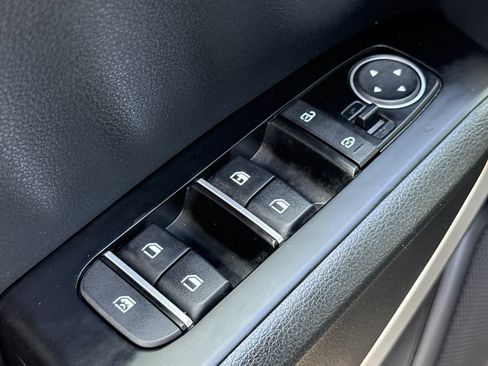 Used 2025 Kia Soul LX w/ LX Technology Package FWD image 18