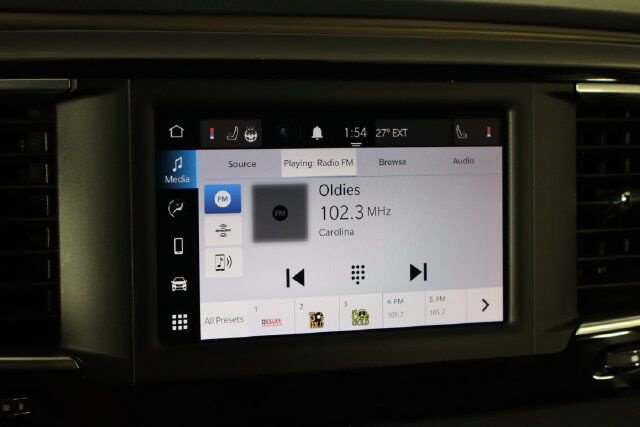 Used 2023 Chrysler Voyager LX FWD image 31