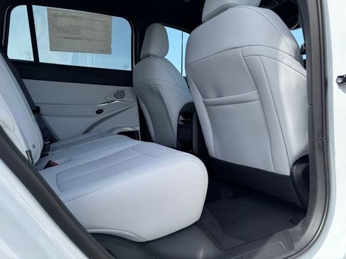 New 2026 Jeep Cherokee Limited image 29