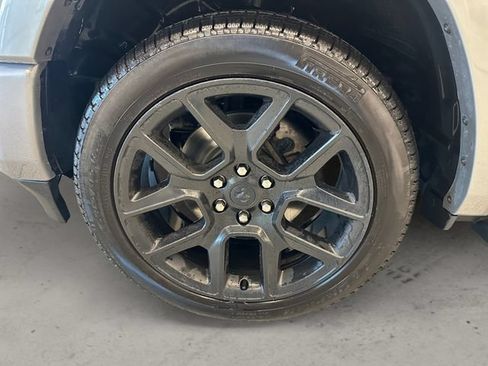 Used 2022 RAM 1500 Laramie AWD/4WD image 14