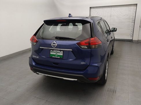 Used 2017 Nissan Rogue S AWD/4WD image 7
