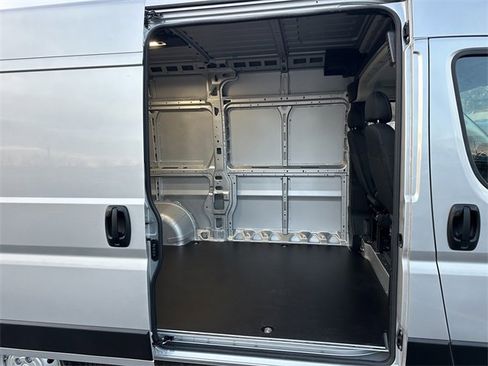 Used 2025 RAM ProMaster 2500 w/ Premium Convenience Group image 14