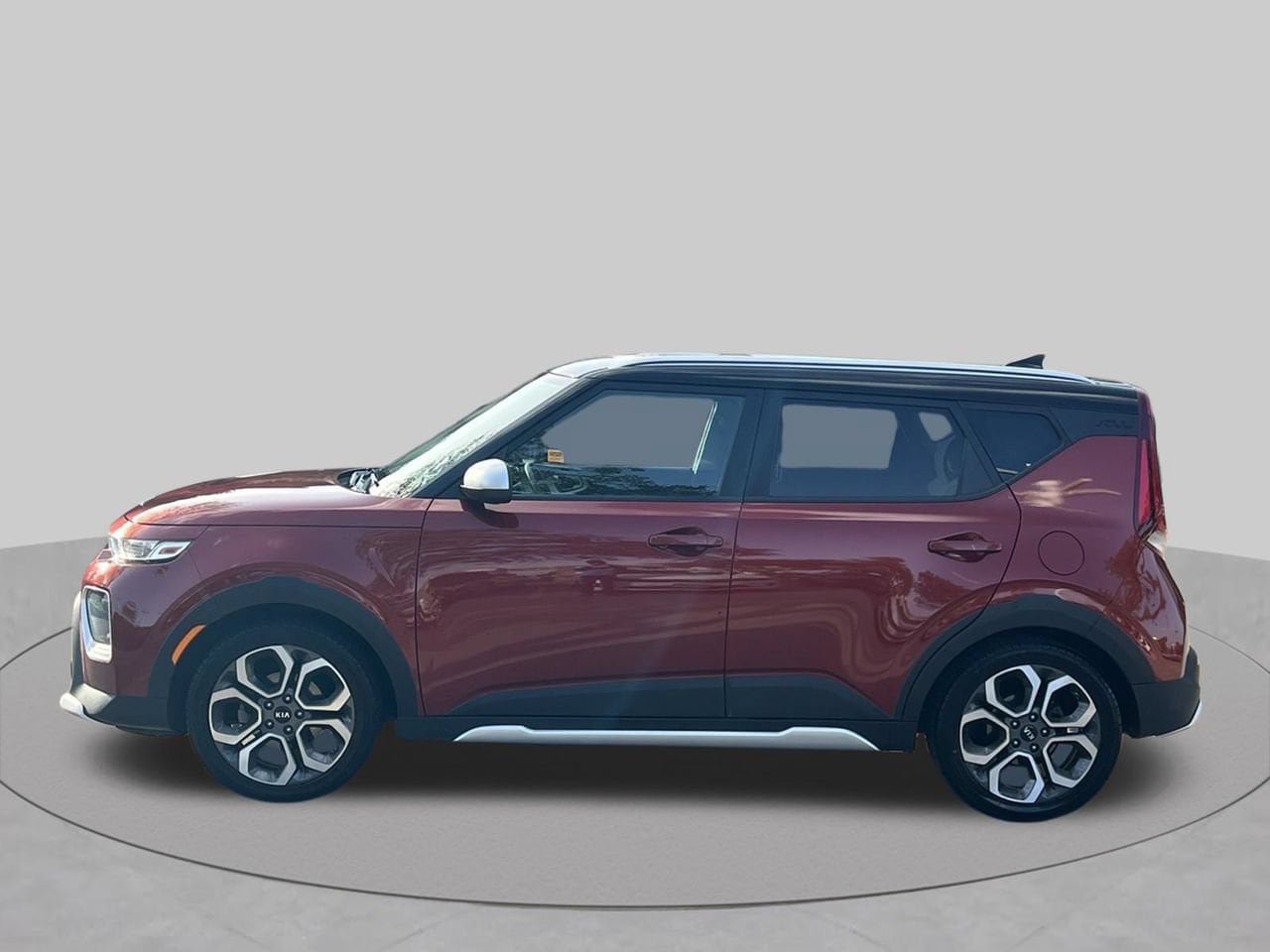 Used 2020 Kia Soul X-Line FWD image 2
