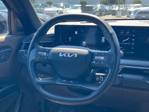 Certified 2024 Kia EV9 GT-Line AWD/4WD image 16
