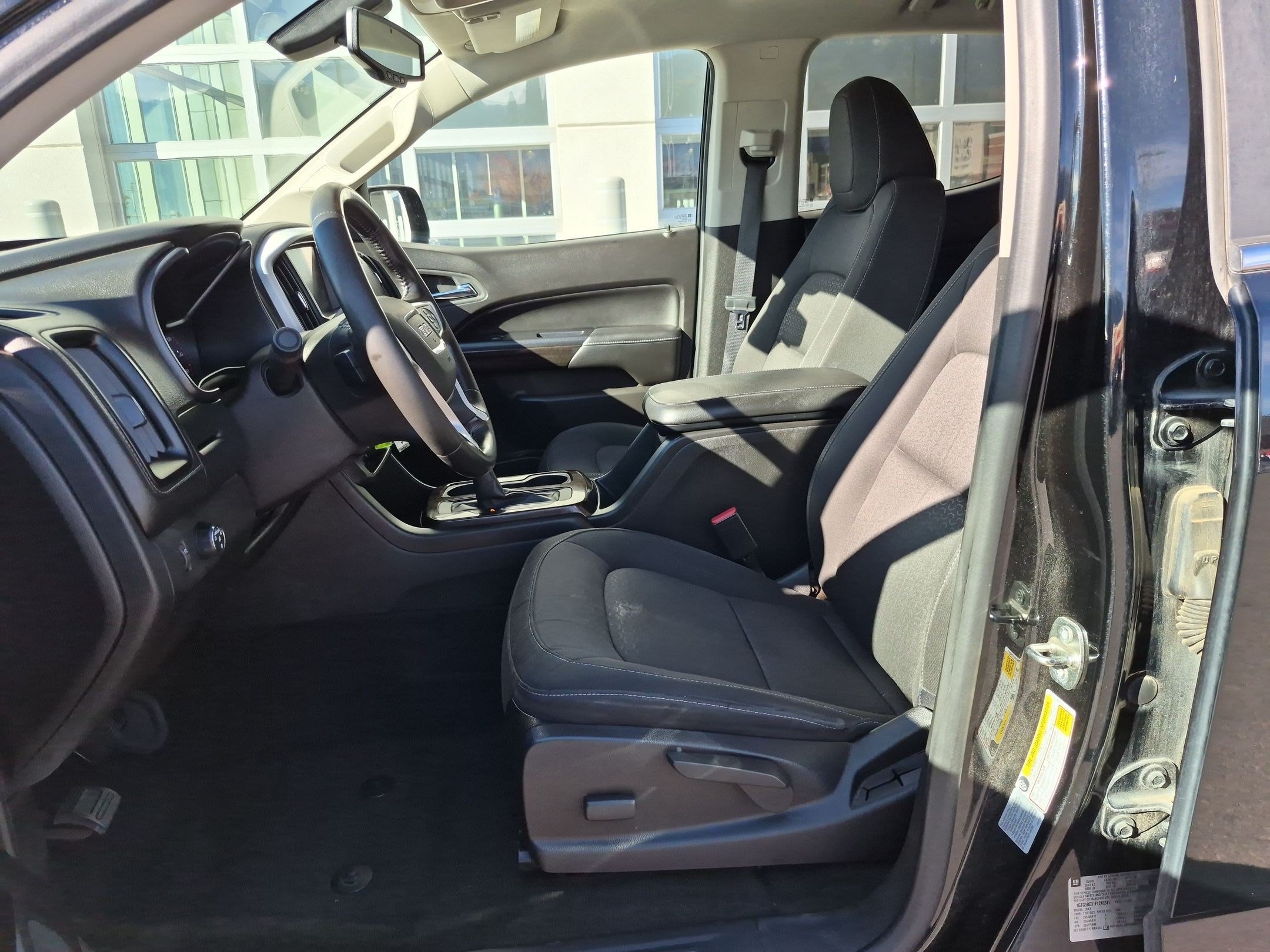 Used 2015 GMC Canyon SLE w/ SLE Convenience Package RWD image 17