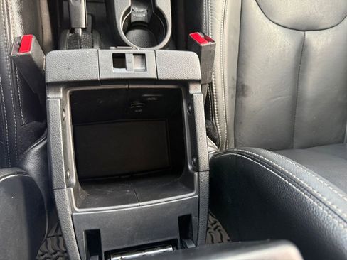 Used 2018 Jeep Wrangler Unlimited Sahara w/ Connectivity Group AWD/4WD image 24