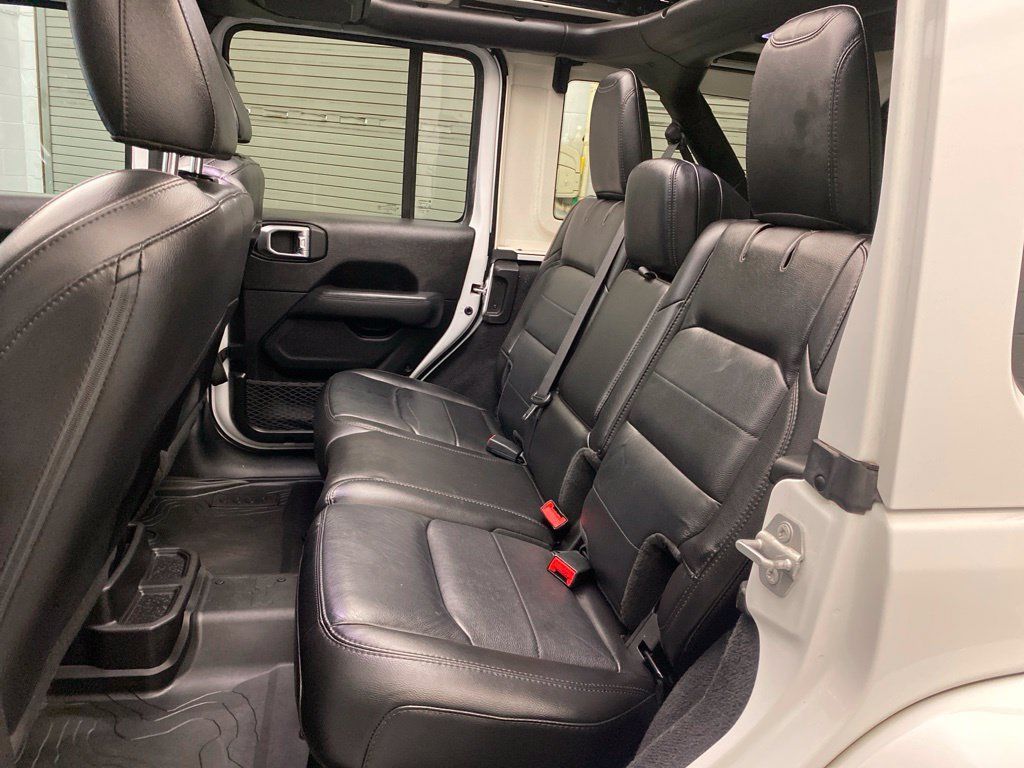 Used 2019 Jeep Wrangler Unlimited Sahara AWD/4WD image 22