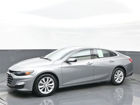 Used 2023 Chevrolet Malibu LT image 2