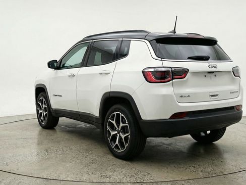 Used 2025 Jeep Compass Limited image 6