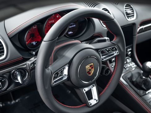 Certified 2025 Porsche 718 Cayman GTS RWD image 21