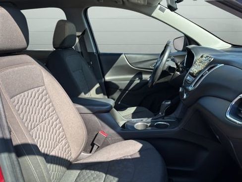 Used 2019 Chevrolet Equinox LT w/ Sun & Navigation Package image 24