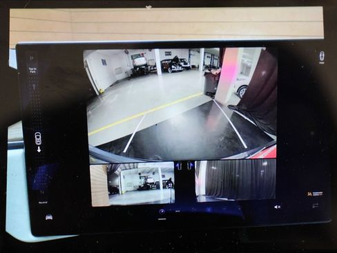 Used 2023 Tesla Model X image 18