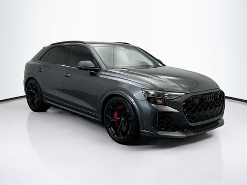 Certified 2025 Audi RS Q8 performance image 3