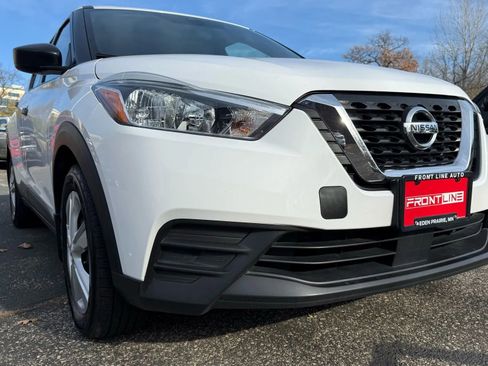 Used 2020 Nissan Kicks S image 10