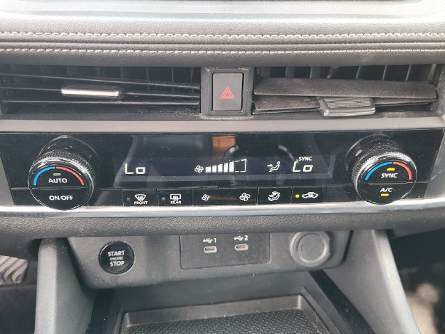 Used 2025 Nissan Rogue SV AWD/4WD image 19