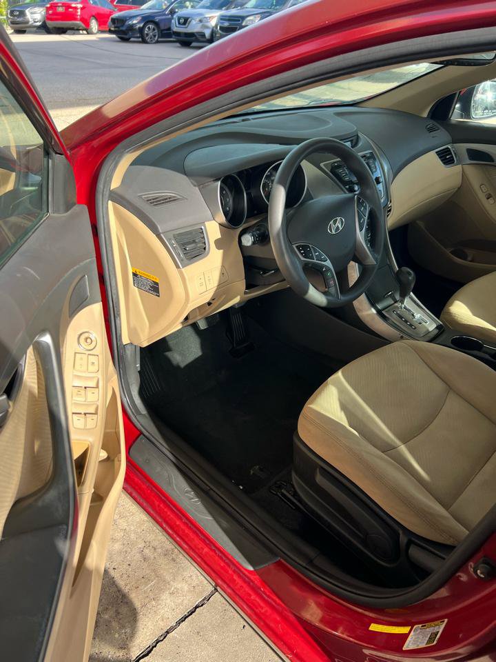 Used 2013 Hyundai Elantra GLS w/ Preferred Pkg FWD image 11