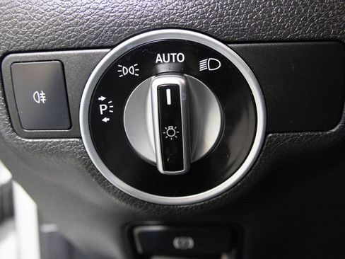 Used 2016 Mercedes-Benz GLA 250 GLA 250 image 19