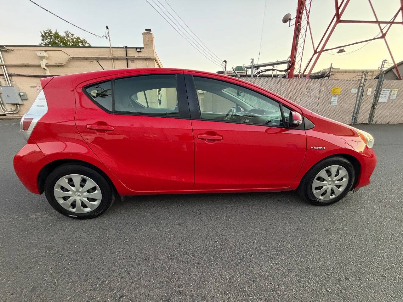 Used 2014 Toyota Prius C Three FWD image 5