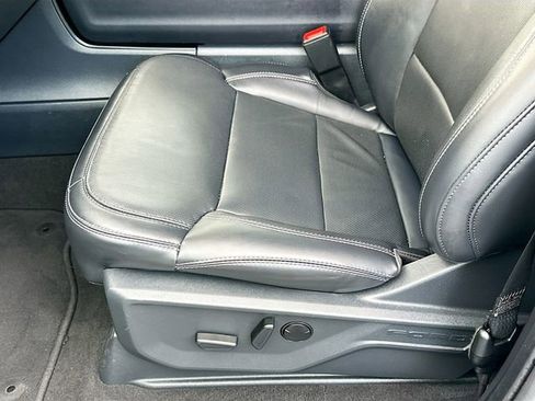 Used 2025 Ford Expedition Platinum image 20