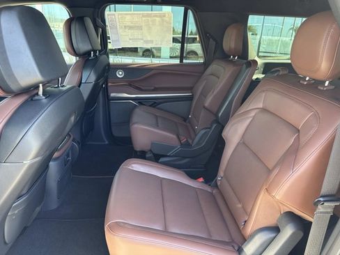 New 2026 Lincoln Navigator L Reserve AWD/4WD image 16