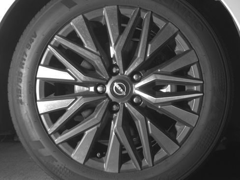 Used 2025 Nissan Altima 2.5 SV image 13