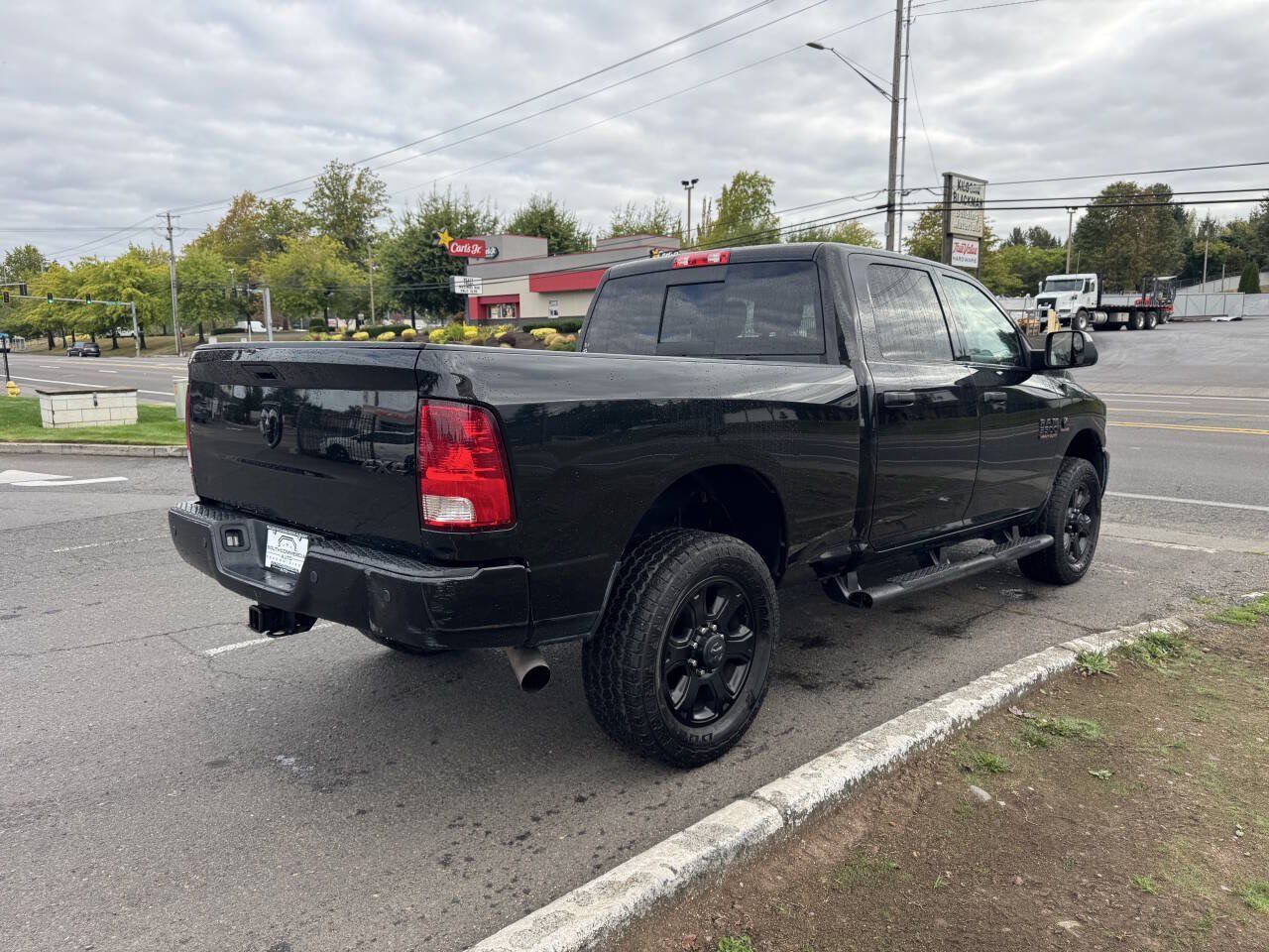 Used 2017 RAM 3500 Big Horn w/ Black Appearance Group AWD/4WD image 4