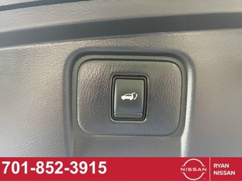 Certified 2019 Nissan Murano Platinum w/ Cargo Package image 8