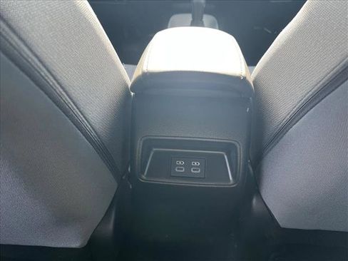 Certified 2025 Toyota Corolla SE image 18