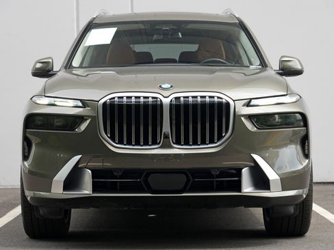 Used 2025 BMW X7 xDrive40i AWD/4WD image 7