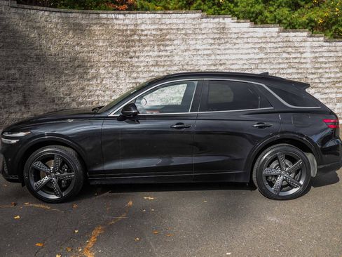 Used 2023 Genesis GV70 2.5T w/ Sport Prestige Package image 10