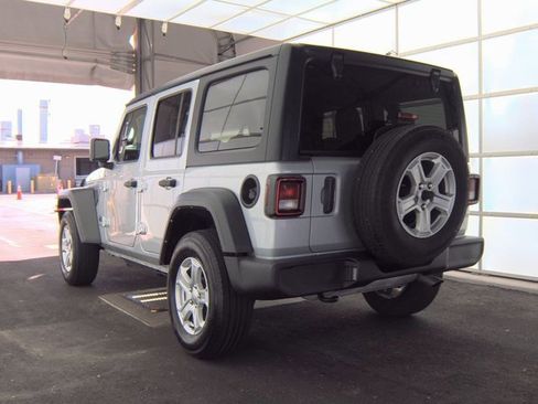 Used 2022 Jeep Wrangler Unlimited Sport image 4
