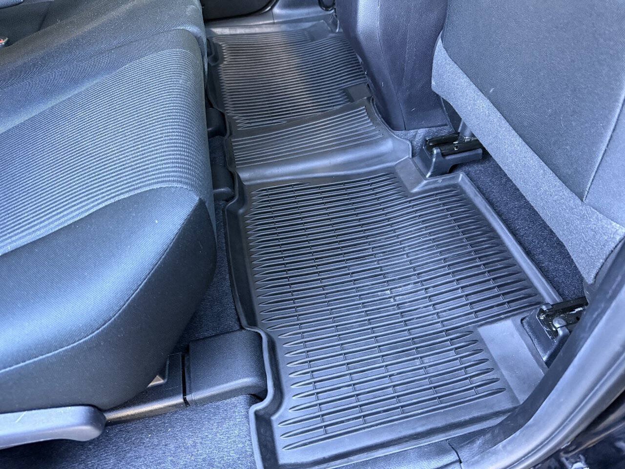 Used 2017 Toyota RAV4 LE w/ Carpet Mat Package AWD/4WD image 12