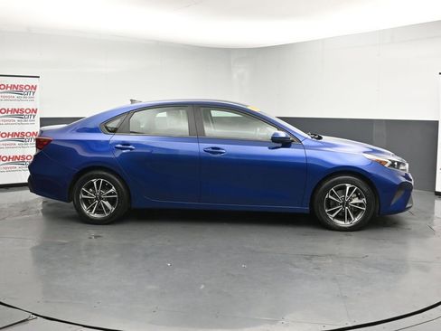 Used 2022 Kia Forte LXS FWD image 9