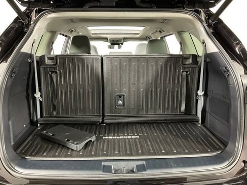 Used 2022 Toyota Highlander Platinum image 38