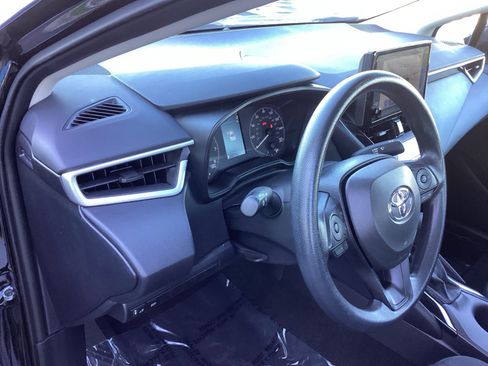 Used 2025 Toyota Corolla LE image 9