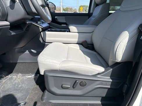 New 2026 Ford Expedition Max Active image 30