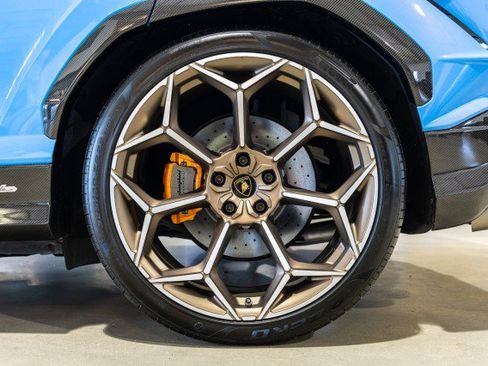 Used 2024 Lamborghini Urus Performante AWD/4WD image 23