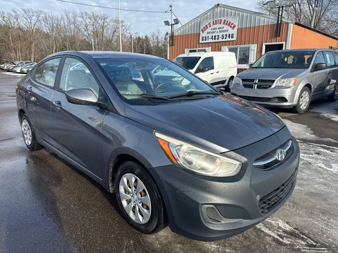 Used 2015 Hyundai Accent GLS image 3