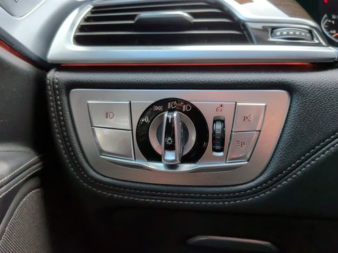 Used 2016 BMW 740i RWD image 23