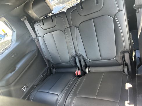 Certified 2024 Jeep Grand Cherokee L Limited w/ Black Appearance Package image 15