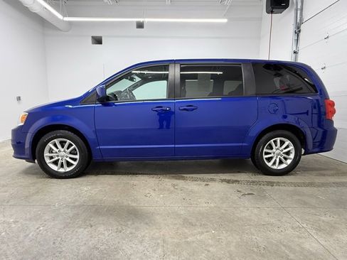 Used 2020 Dodge Grand Caravan SE image 8