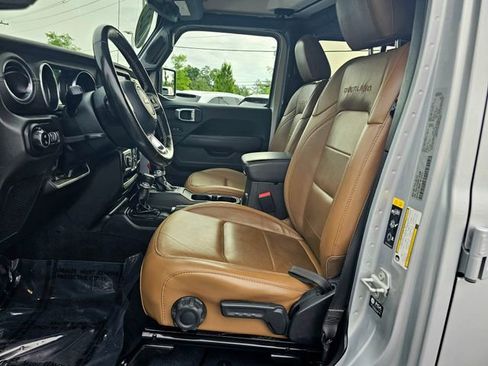 Used 2022 Jeep Gladiator Overland w/ Popular Equipment Package AWD/4WD image 18