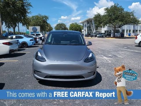 Used 2024 Tesla Model Y Long Range AWD/4WD image 2