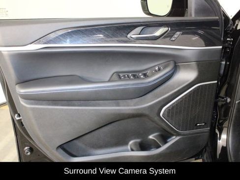 Used 2022 Jeep Grand Cherokee Trailhawk w/ Advanced Protech Group II AWD/4WD image 16