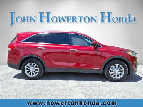 Used 2017 Kia Sorento AWD w/ LX V6 Convenience Package image 3
